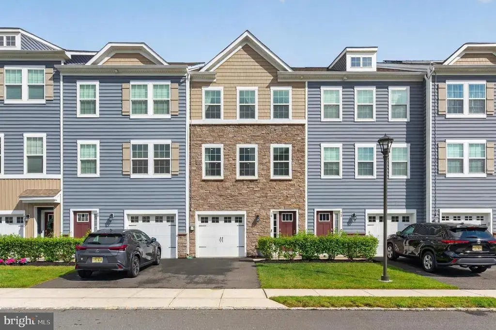 70 Rome Way, MOUNT LAUREL