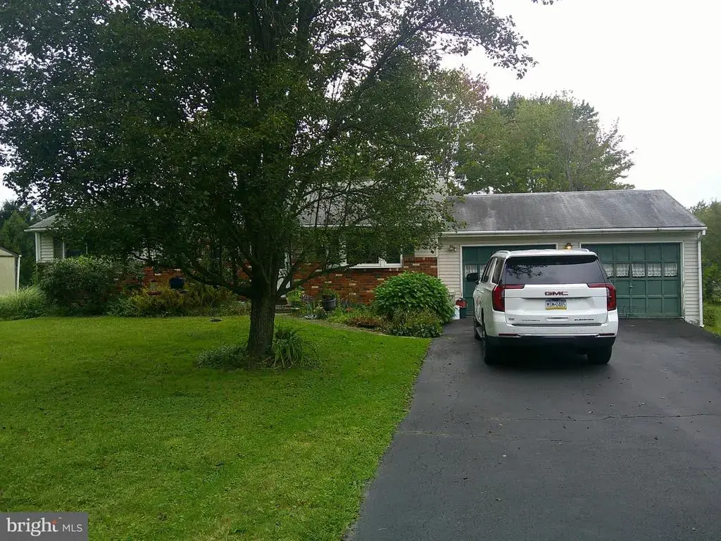 218 Three Mile Run Rd, SELLERSVILLE