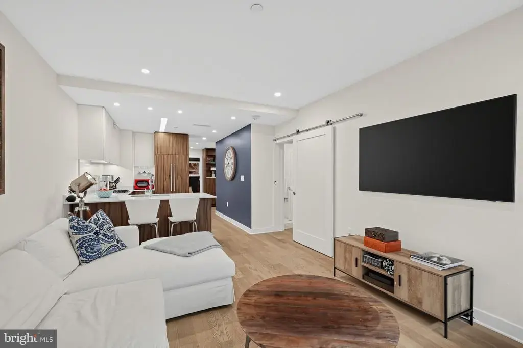 37 L St Se #401, WASHINGTON