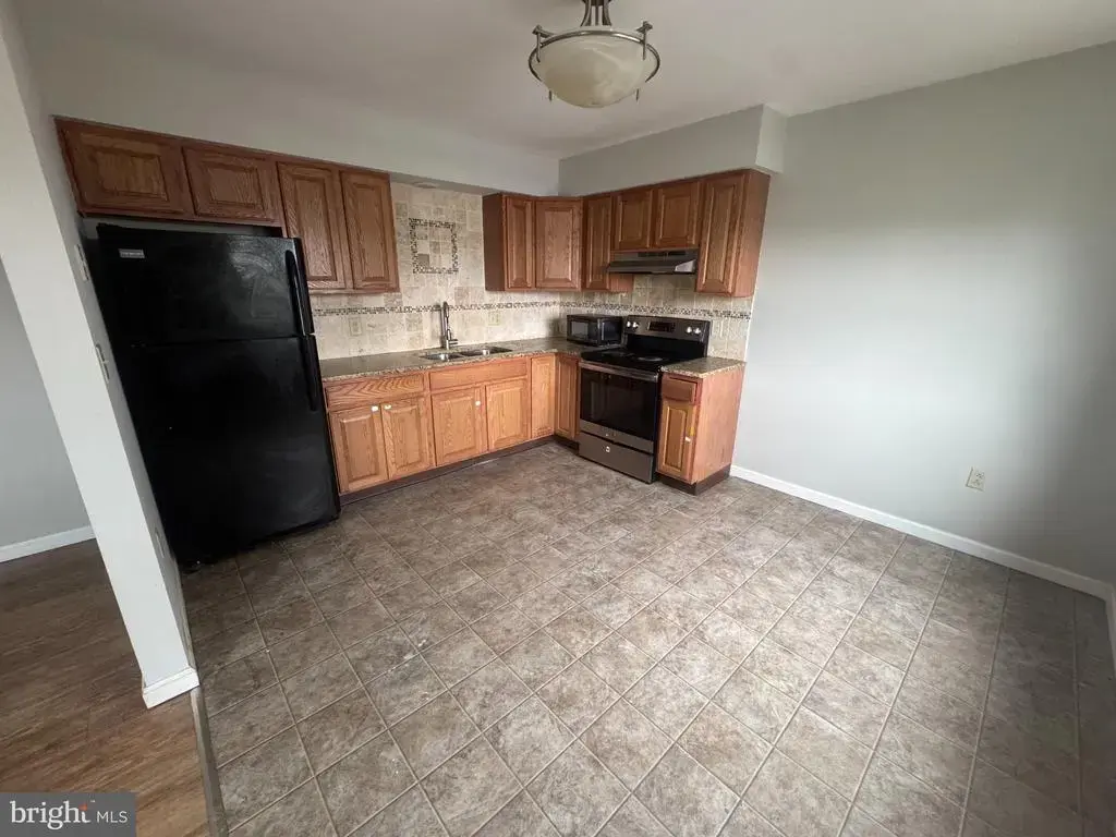 427 Smith St #1r, DUNMORE