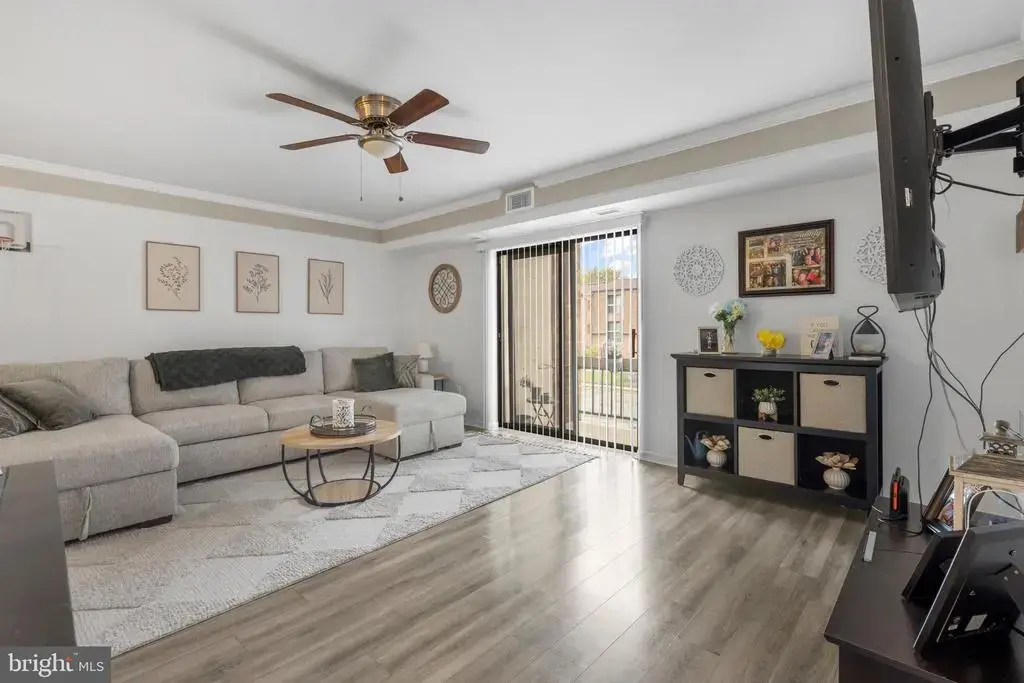 47202 Delaire Landing Rd #202, PHILADELPHIA
