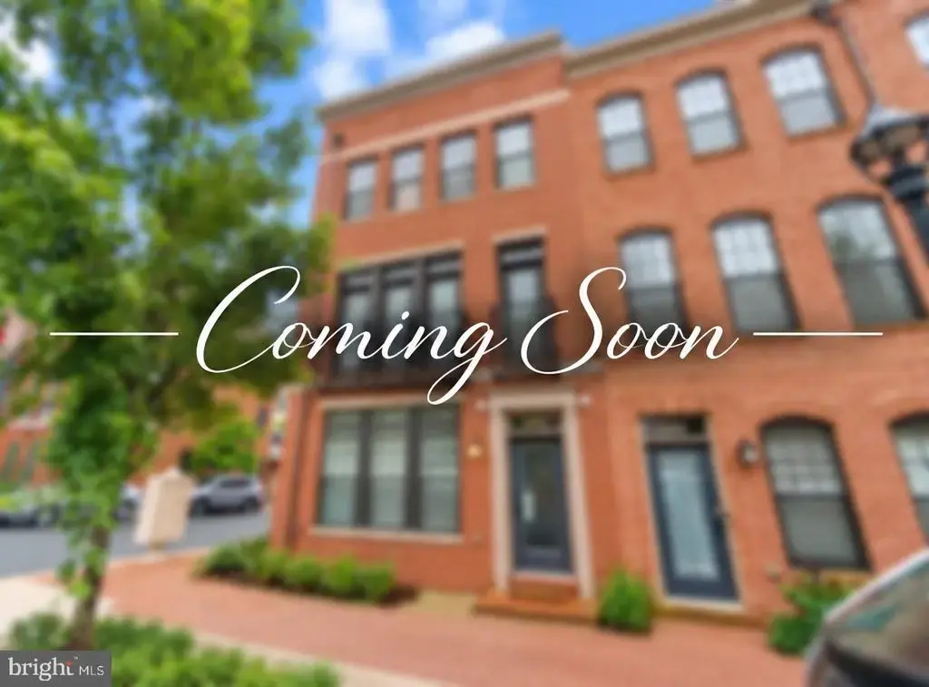 265 Crescent Station Ter Se, LEESBURG