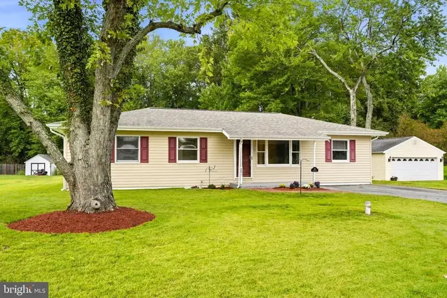 201 Cedar Ln, Edgewater