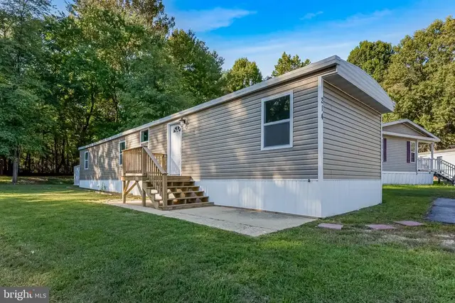 214 Jaguar Dr, Lothian