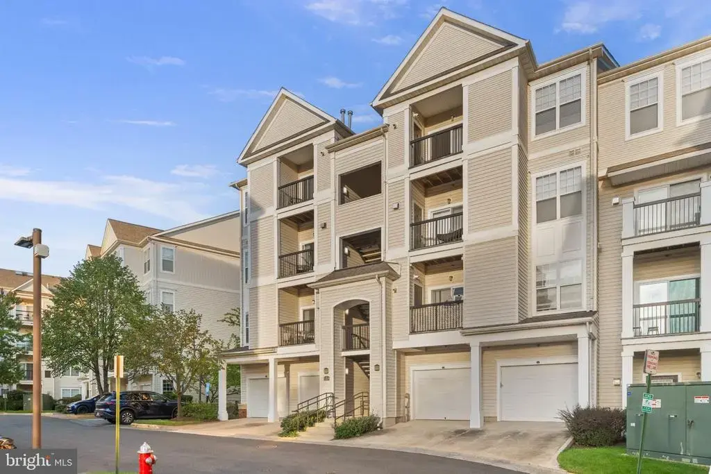 11325 Aristotle Dr #5-202, FAIRFAX