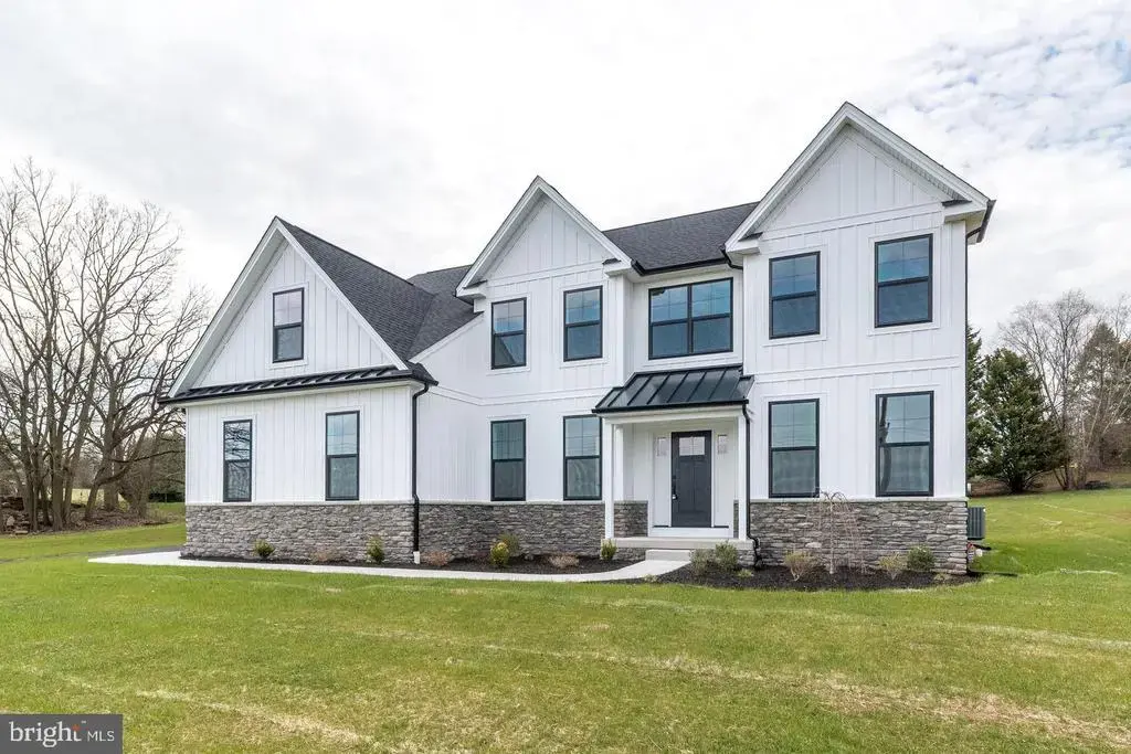 209 Old State Rd, ROYERSFORD