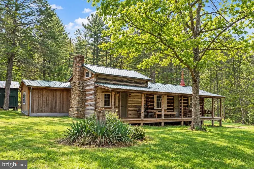 208 Jakes Ln, DEERFIELD