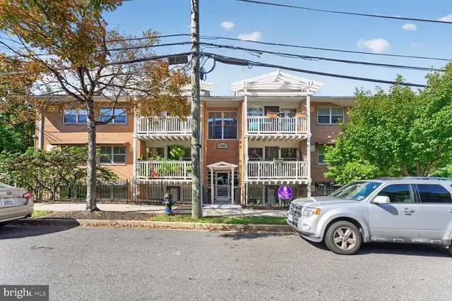 2617 Douglas Pl Se #102, Washington