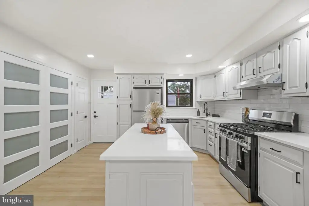 196 Tansboro Rd, BERLIN