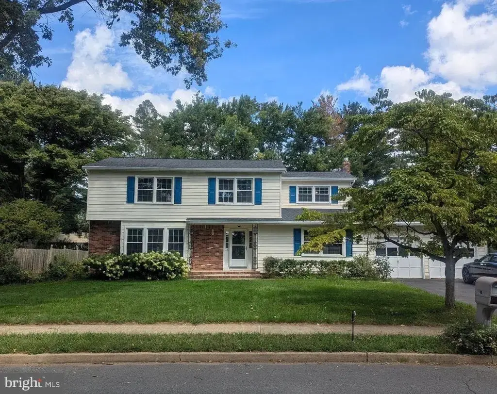 18 Parker Rd, PLAINSBORO