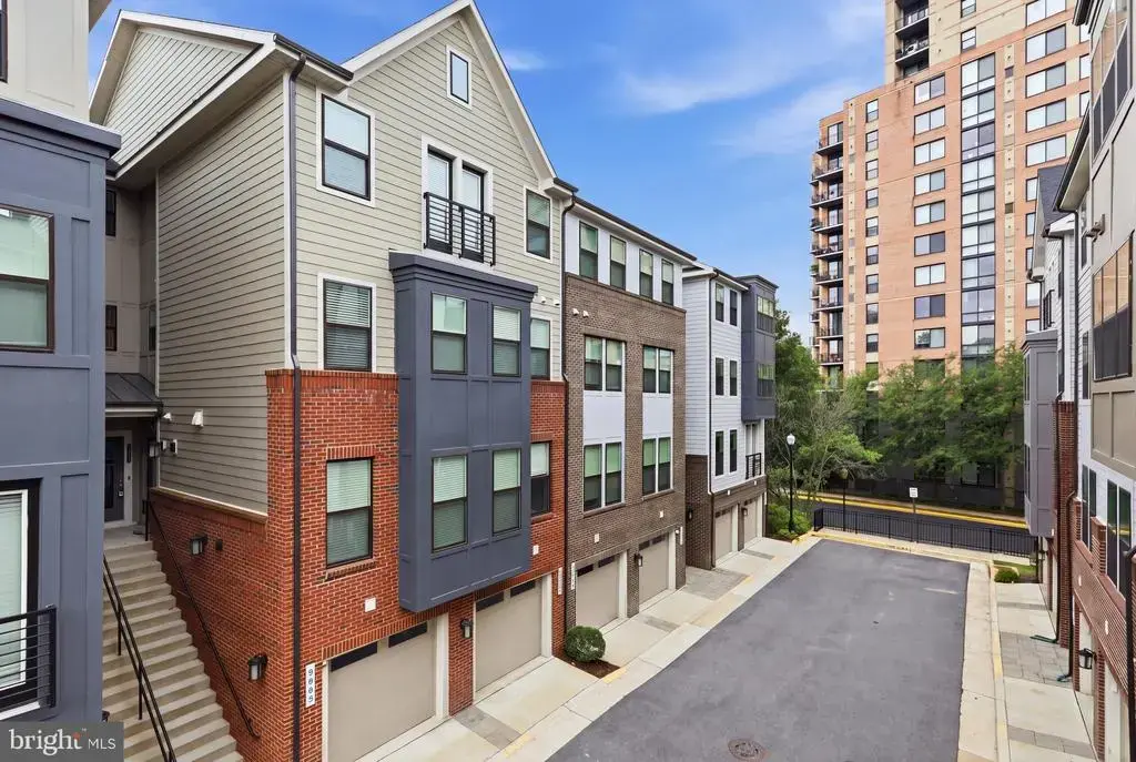 5683 Stephanie Tessa Way Way, ALEXANDRIA