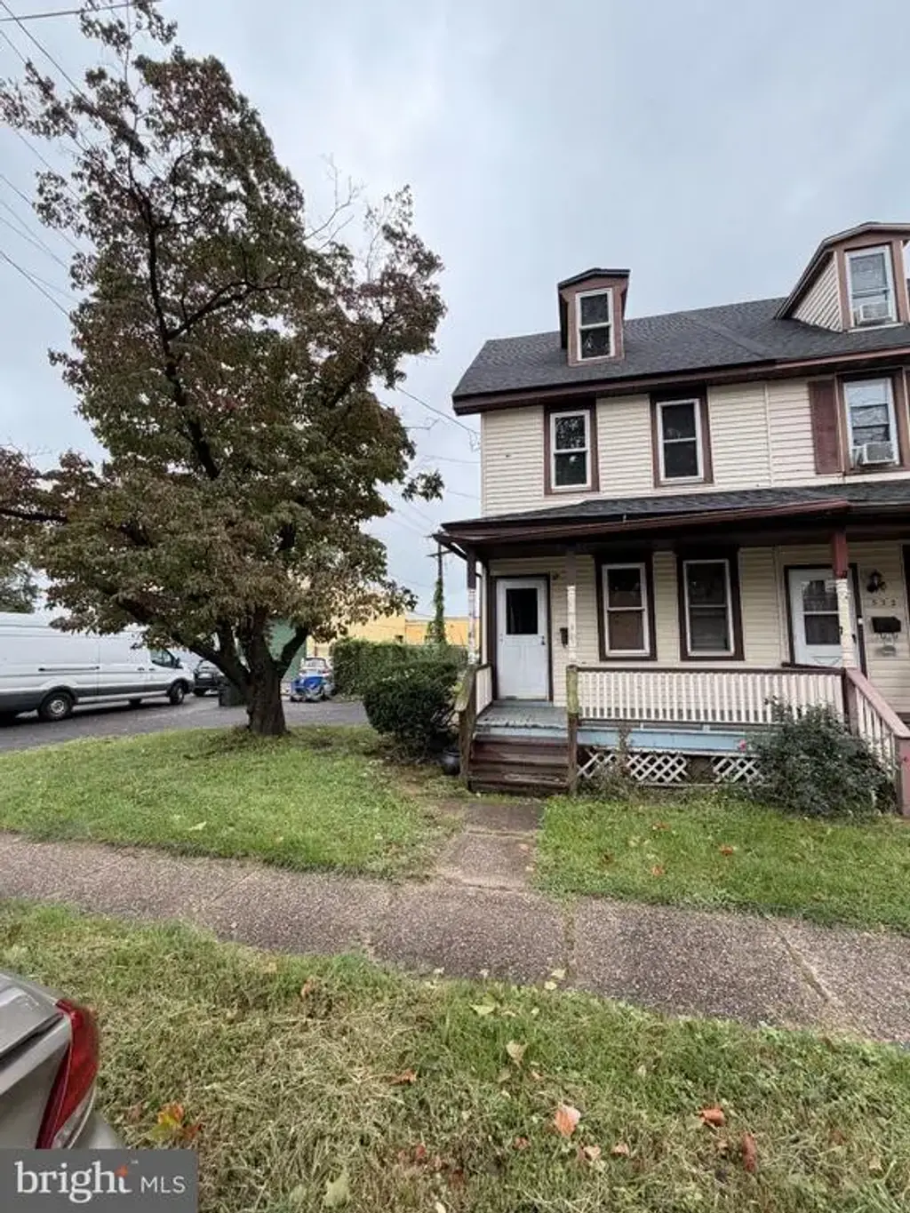 534 Columbus Rd, BURLINGTON