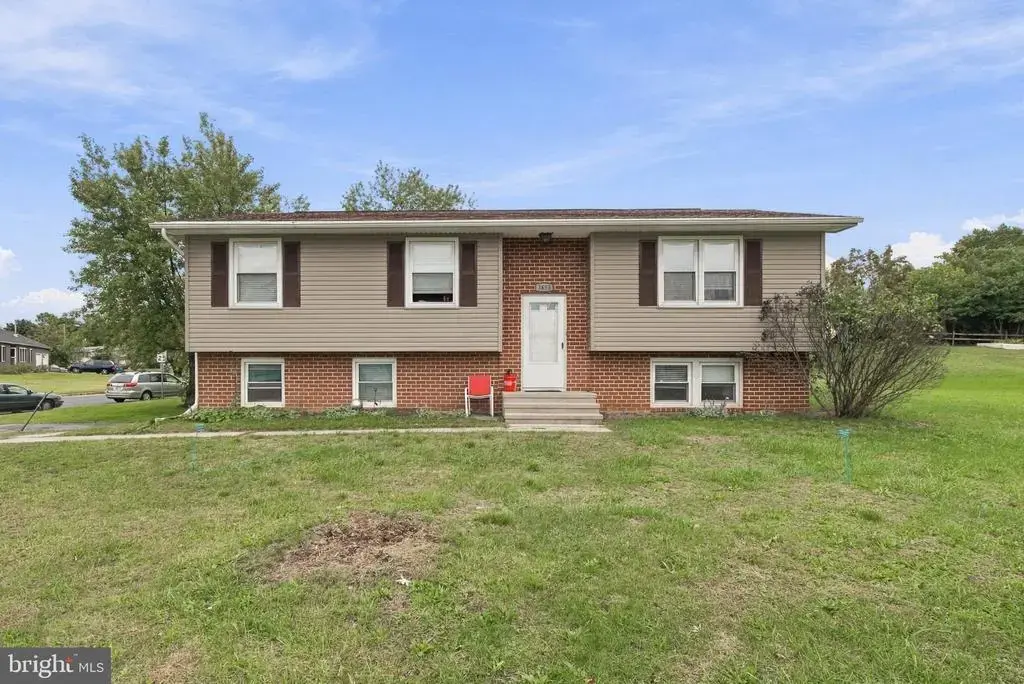 1695 Douglas Dr, CARLISLE