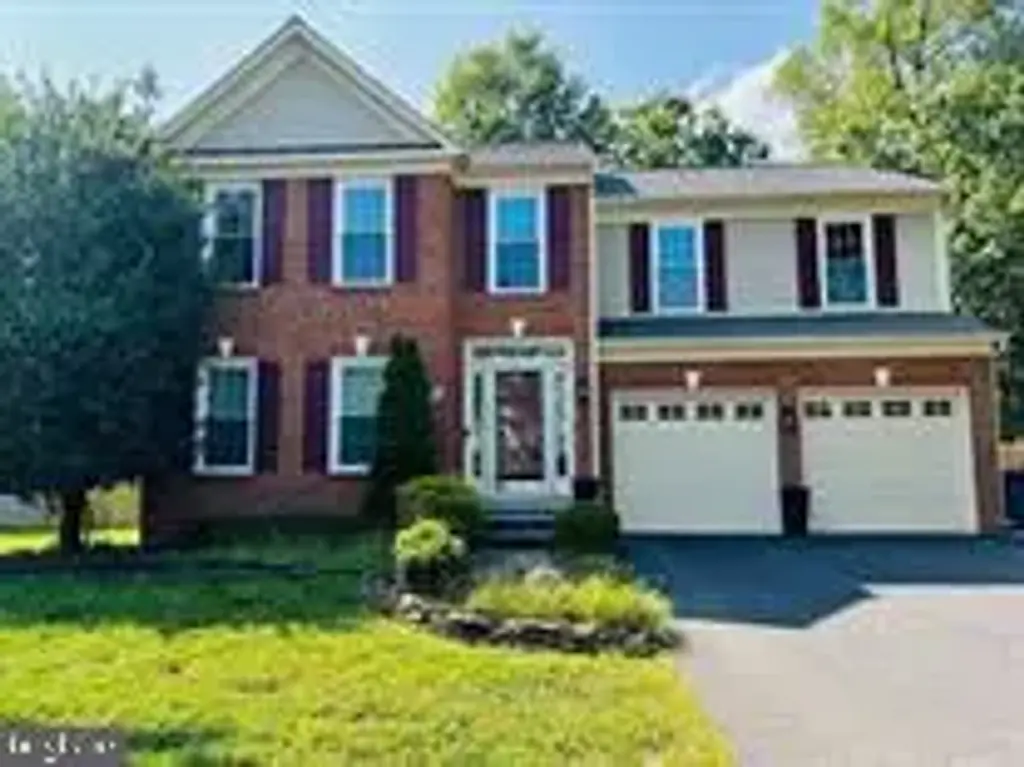 2062 Madrillon Rd, VIENNA
