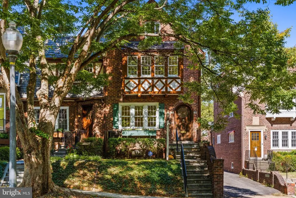 4427 Q St Nw, WASHINGTON