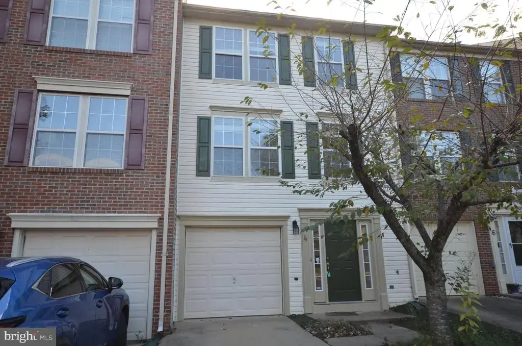 4 Palmetto Ct, GERMANTOWN