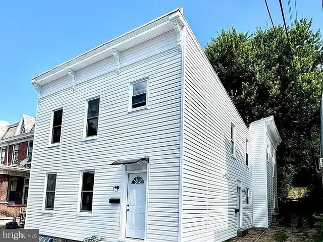 449-1 Columbia St, Cumberland