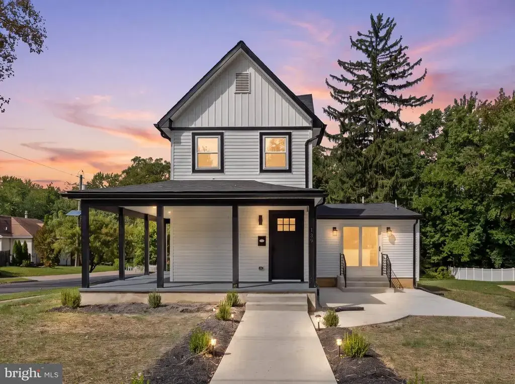 139 Albany Ave, BARRINGTON