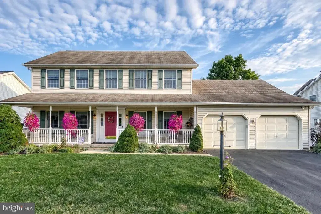 2220 Canterbury Dr, MECHANICSBURG