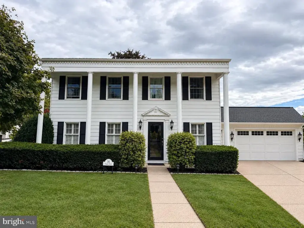 341 Regent St, CAMP HILL