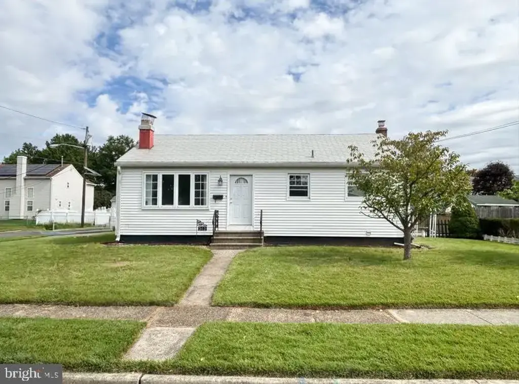 303 Pine St, BURLINGTON