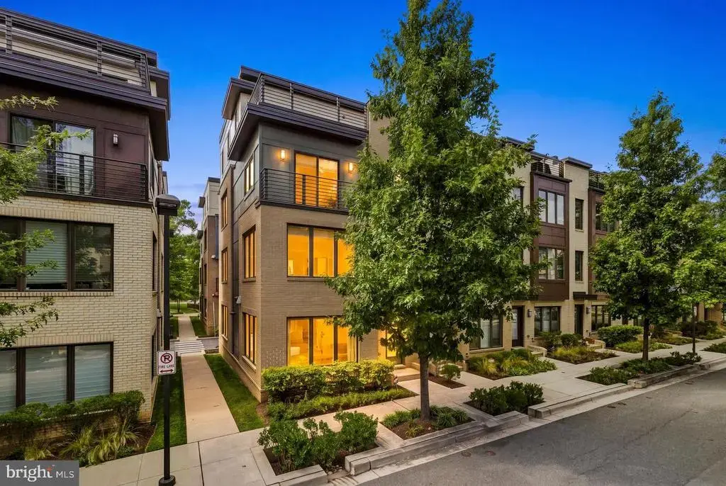 6617 Eames Way, BETHESDA