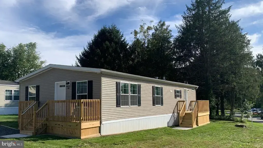 43 Evergreen Ln, HALIFAX
