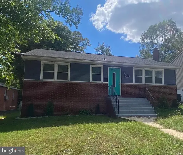 9217 3rd St, Lanham