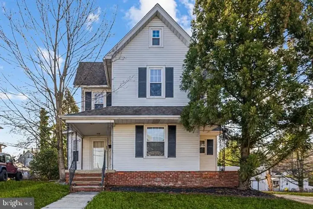 221 Center St, SEWELL