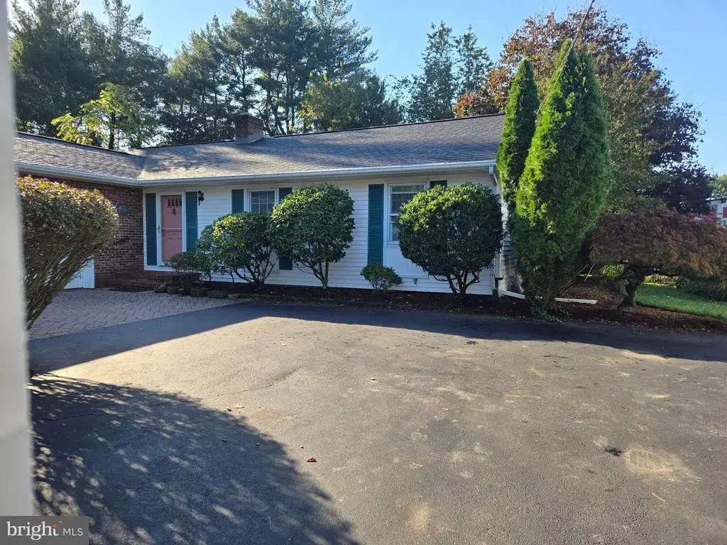14 Smallwood Dr, DOVER