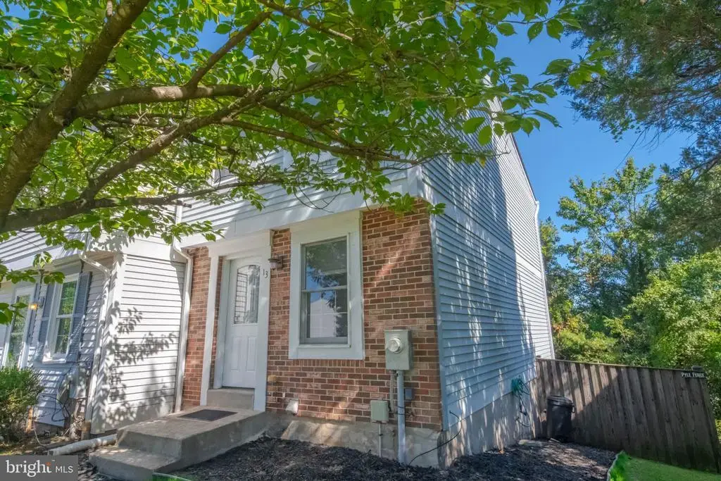 13 Stillwood Cir, NOTTINGHAM