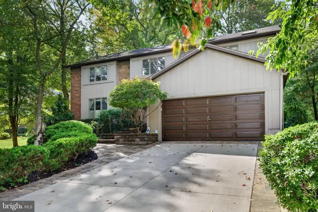 21 Teak Ct, CHERRY HILL