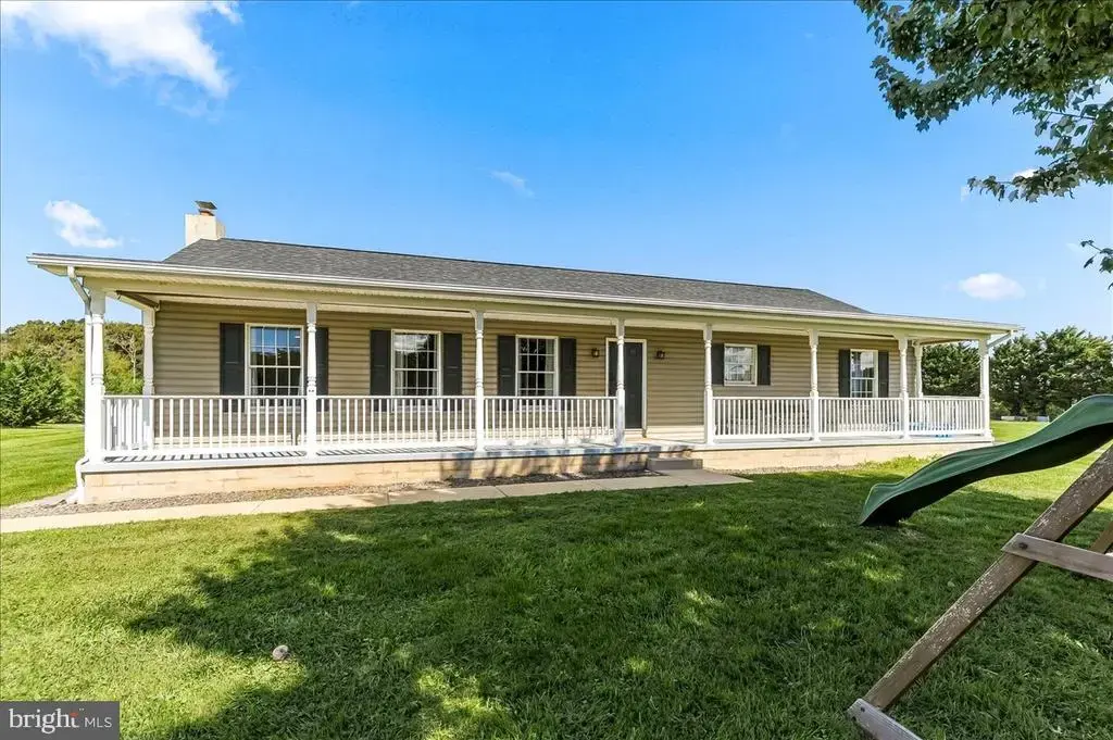 130 Pleasant Dr, NOTTINGHAM