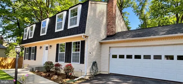 2283 Dosinia Ct, Reston