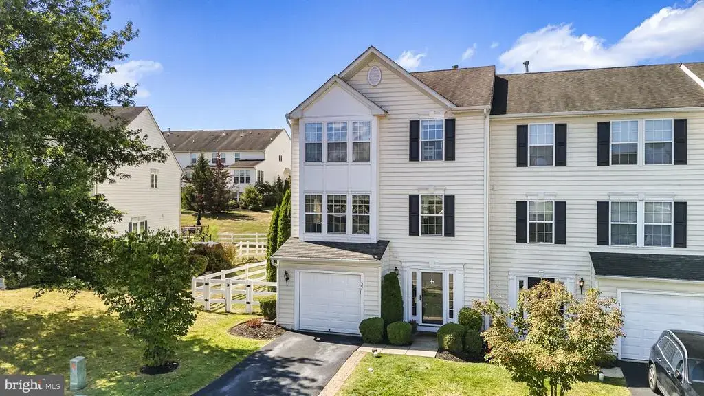 37 Bayberry Ln, POTTSTOWN