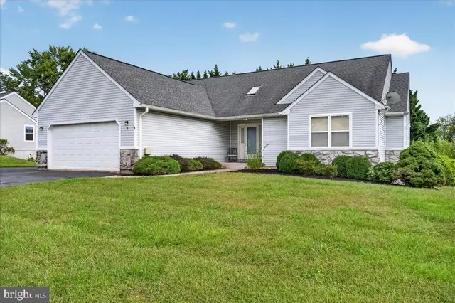 3 Cobblefield Dr, Newark