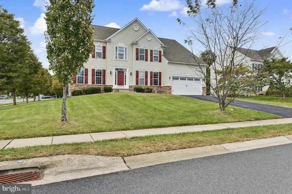 301 E Furrow Ln, NEWARK