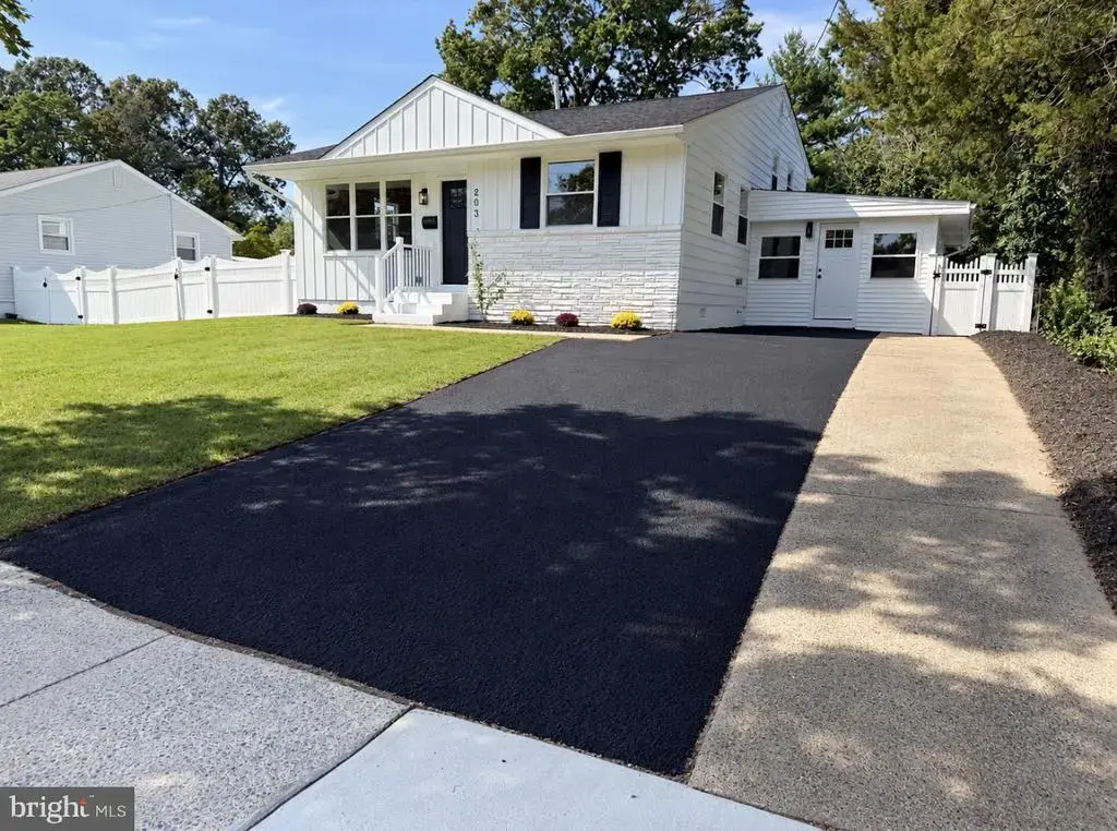 203 N Cummings Ave, GLASSBOROUGH