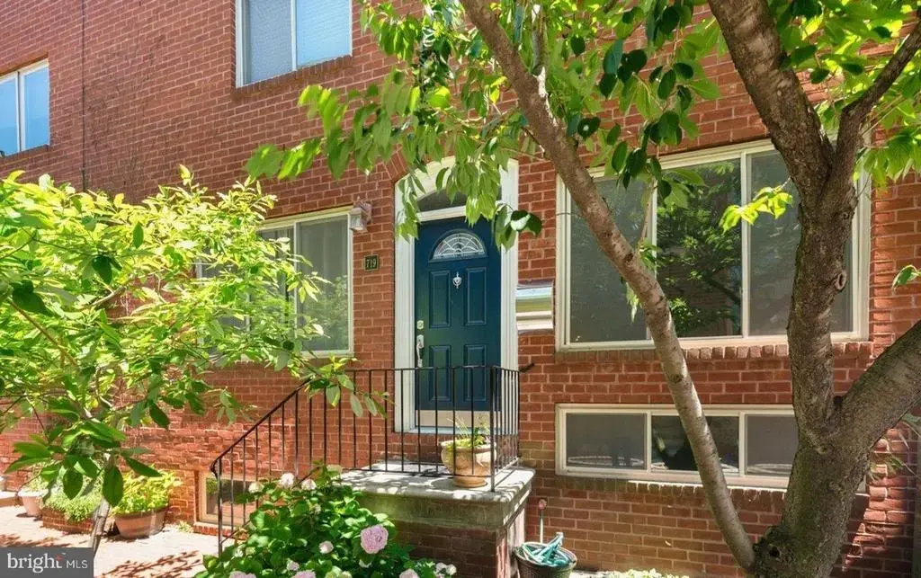 719 S Philip St, PHILADELPHIA