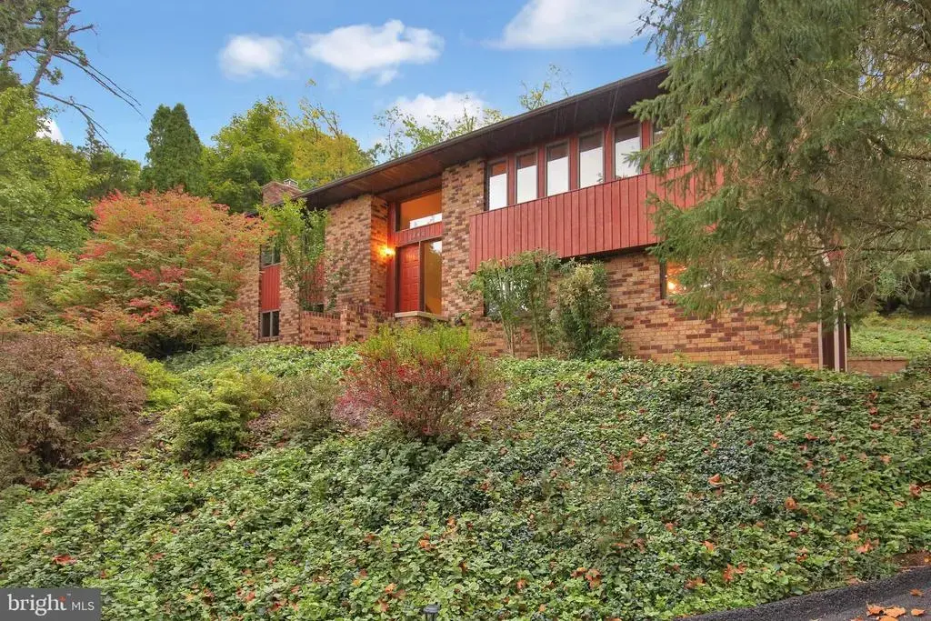 340 Mountain View Rd, READING