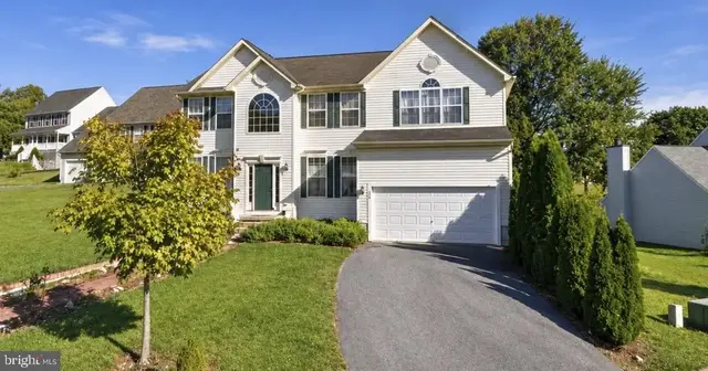 309 Majestic Cir, Dallastown