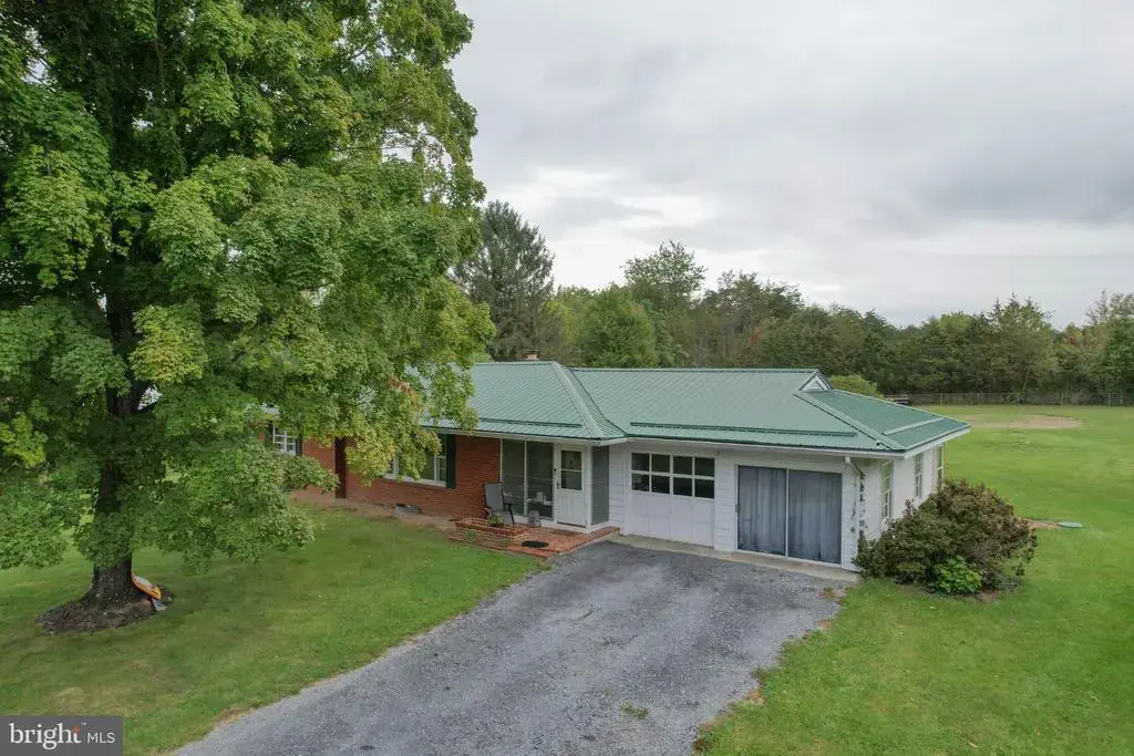 4615 Valley Rd, BERKELEY SPRINGS