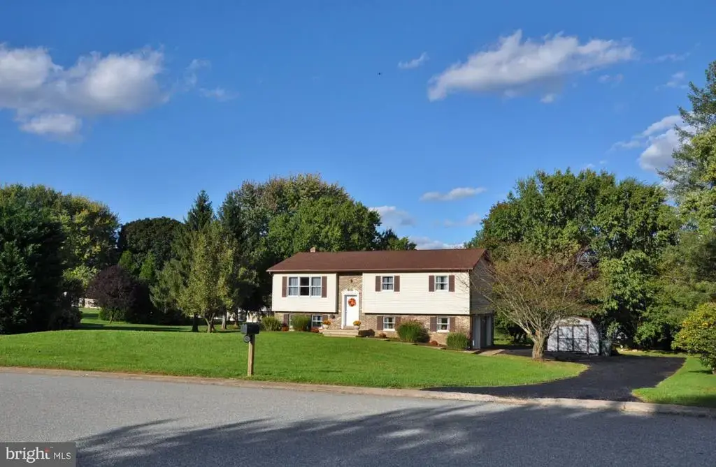625 Annette Dr, YORK