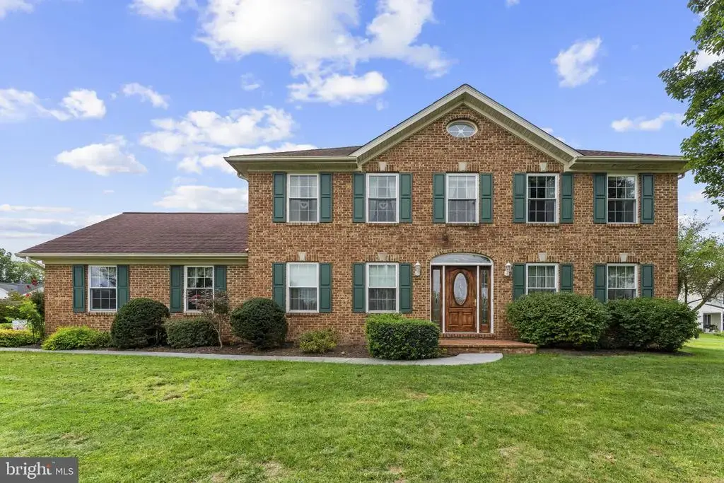 100 Vale Ct, WINCHESTER