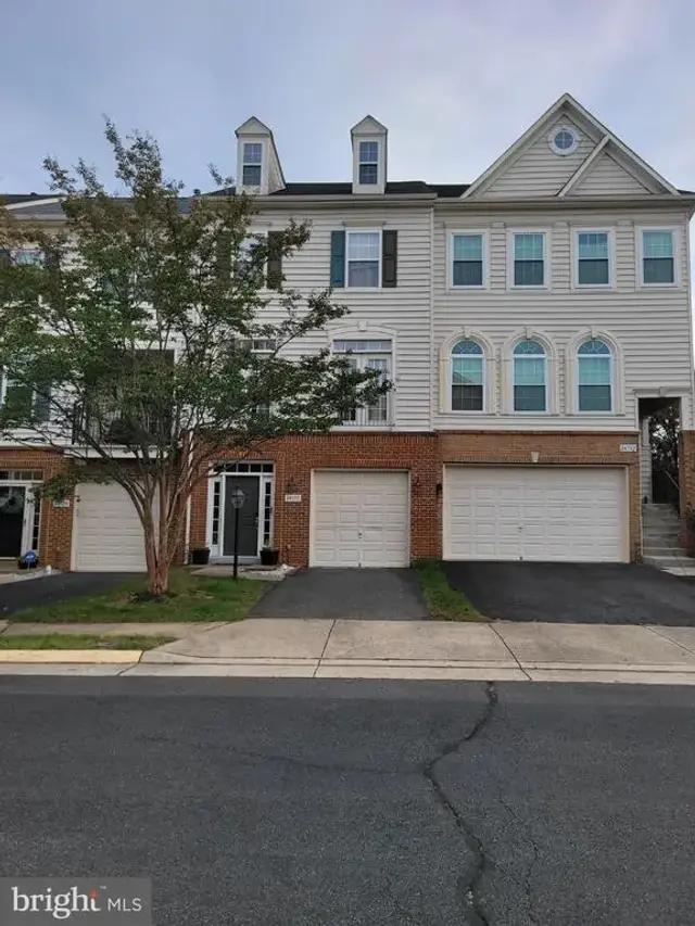 24730 Clock Tower Sq, Aldie