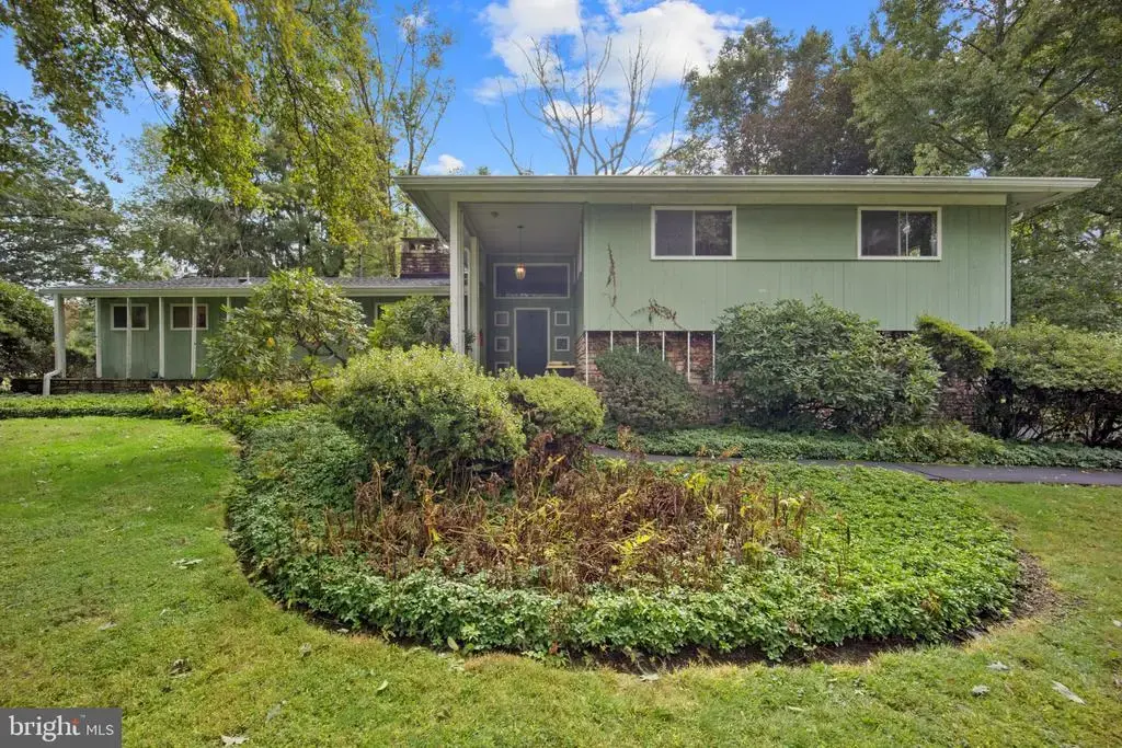 1911 Woodland Dr, YARDLEY