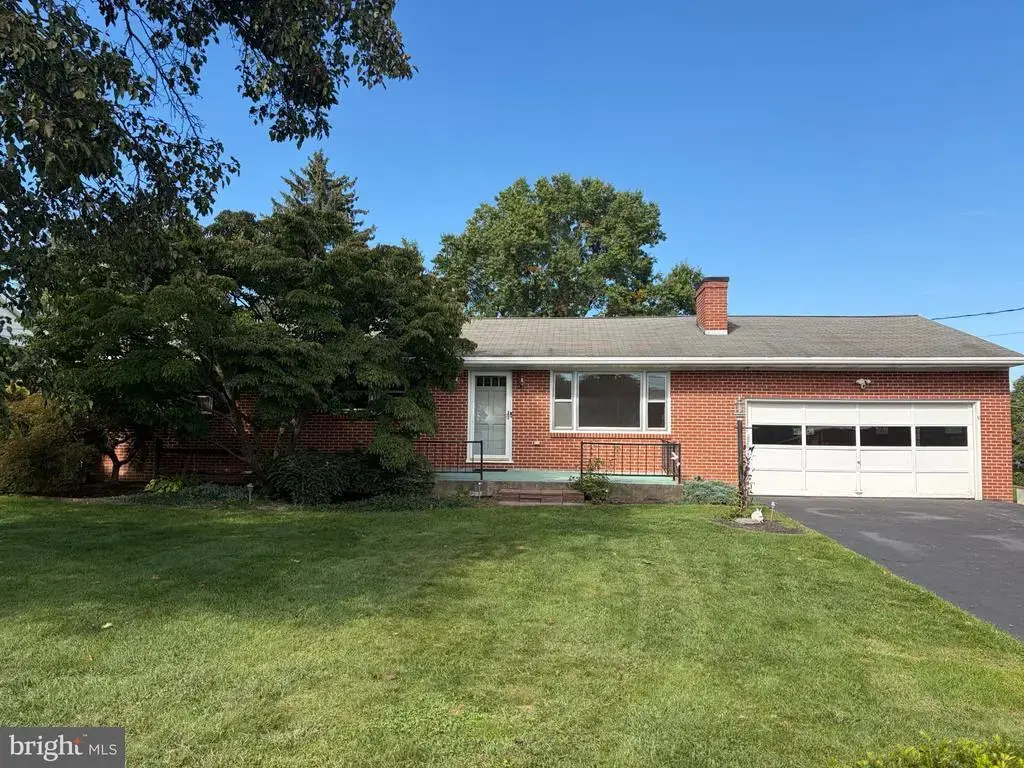 565 Lindia Dr, CHAMBERSBURG