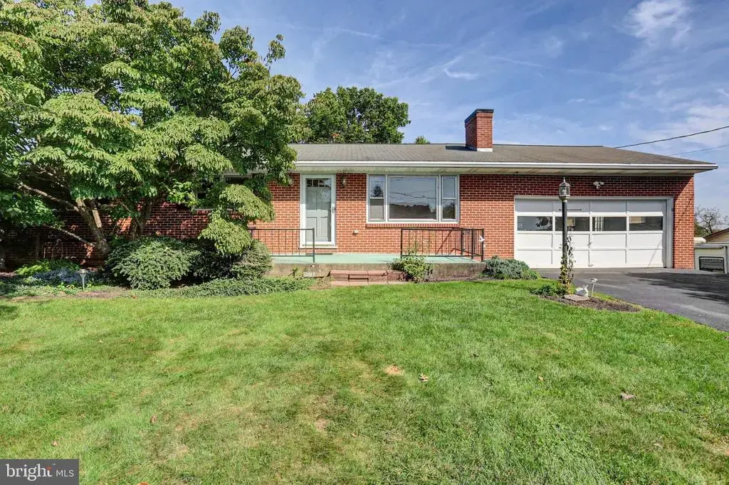 565 Lindia Dr, CHAMBERSBURG