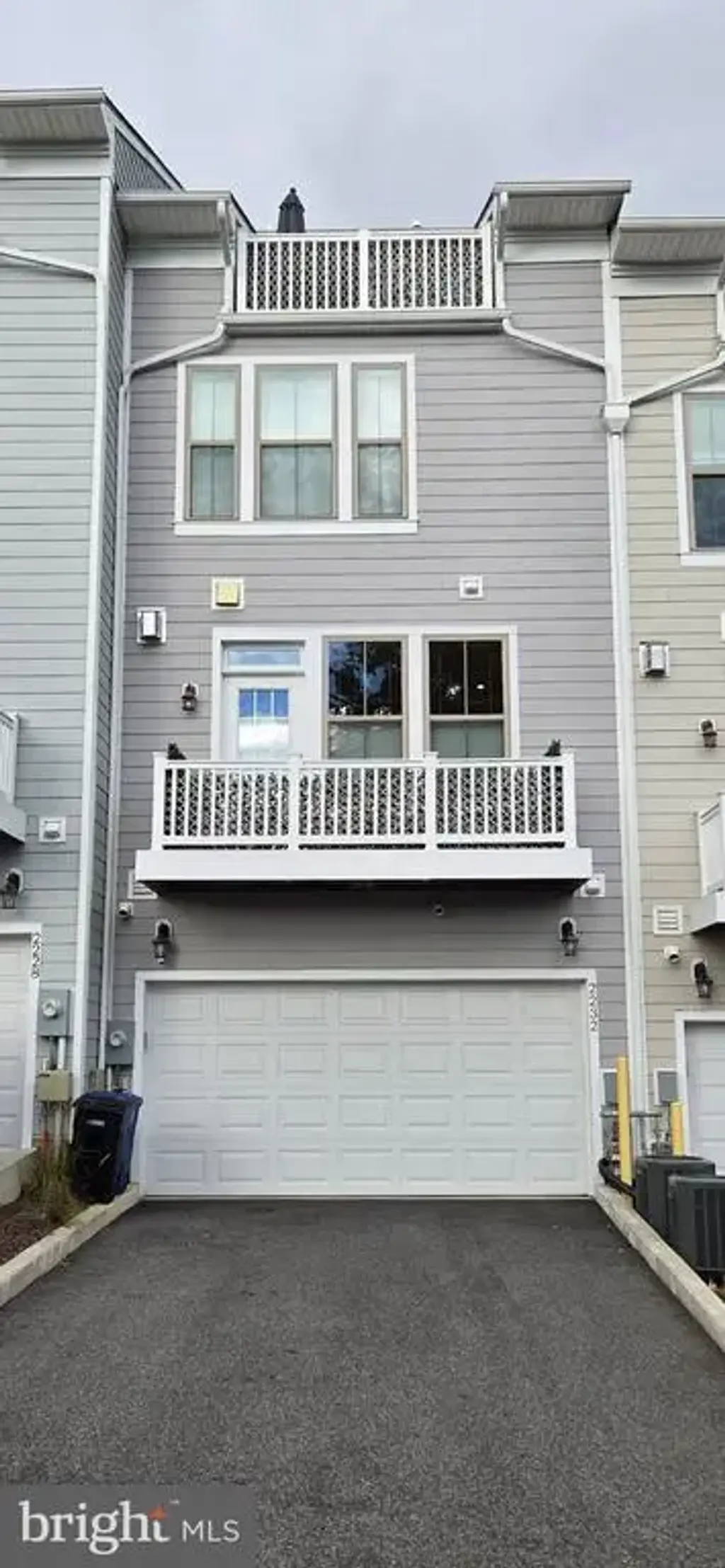 2232 S Glebe Rd, ARLINGTON