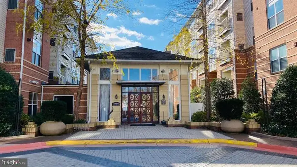 9480 Virginia Center Blvd #12, VIENNA